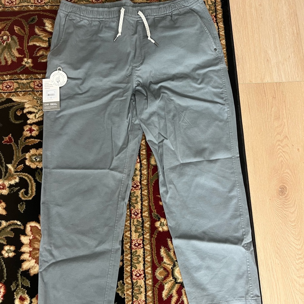 Vuori Men's Fletcher Slim Fit Pants XL 

Inseam is 27
I’m 5’10 and fit perfect